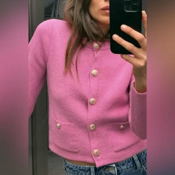 Zara Sweaters - ZARA BUTTONED KNIT CARDIGAN